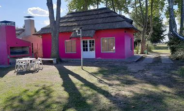 CASA QUINTA CON PILETA Y PARQUE 25 DE MAYO BS AS