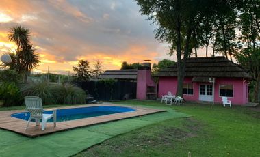 CASA QUINTA CON PILETA Y PARQUE 25 DE MAYO BS AS