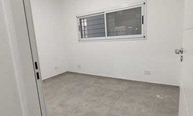 VENTA CASA 2 DORM. CON PILETA Y QUINCHO, IBARLUCEA