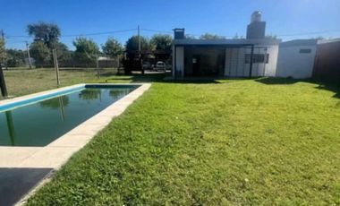 VENTA CASA 2 DORM. CON PILETA Y QUINCHO, IBARLUCEA