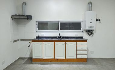 VENTA CASA 2 DORM. CON PILETA Y QUINCHO, IBARLUCEA