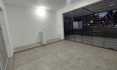 VENTA CASA 2 DORM. CON PILETA Y QUINCHO, IBARLUCEA