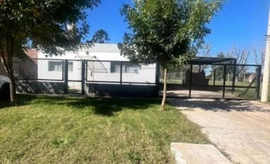VENTA CASA 2 DORM. CON PILETA Y QUINCHO, IBARLUCEA