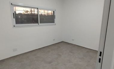 VENTA CASA 2 DORM. CON PILETA Y QUINCHO, IBARLUCEA