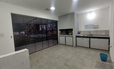 VENTA CASA 2 DORM. CON PILETA Y QUINCHO, IBARLUCEA