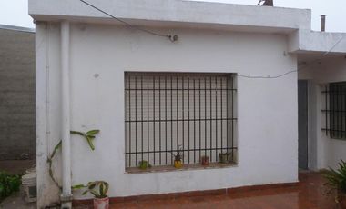 VENTA CASA + LOCAL COMERCIAL - CORREA, SANTA FE.