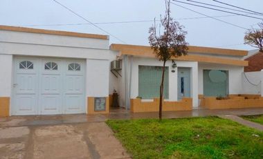 VENTA CASA + LOCAL COMERCIAL - CORREA, SANTA FE.