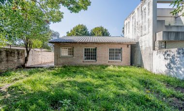VENTA CASA 4 AMBIENTES DEL VISO MONTECARLO