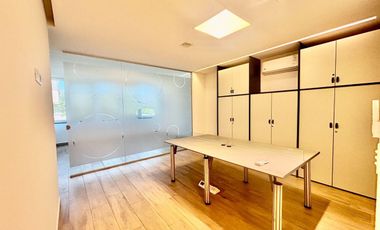 Alquiler de Oficina Comercial 120m² San Isidro