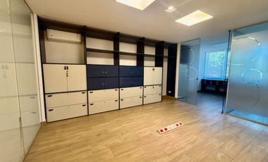 Alquiler de Oficina Comercial 120m² San Isidro