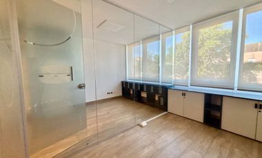 Alquiler de Oficina Comercial 120m² San Isidro