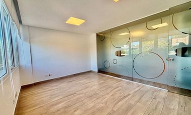 Alquiler de Oficina Comercial 120m² San Isidro