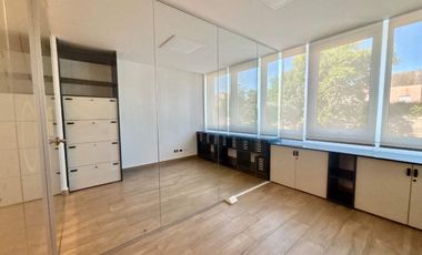 Alquiler de Oficina Comercial 120m² San Isidro