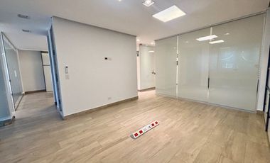Alquiler de Oficina Comercial 120m² San Isidro