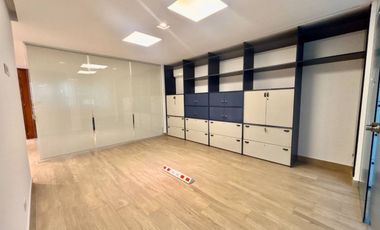 Alquiler de Oficina Comercial 120m² San Isidro