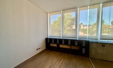 Alquiler de Oficina Comercial 120m² San Isidro
