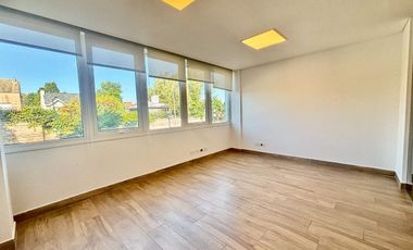 Alquiler de Oficina Comercial 120m² San Isidro