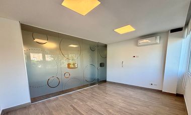 Alquiler de Oficina Comercial 120m² San Isidro