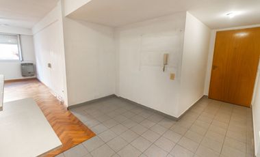 VENTA EN SAN ISIDRO AMPLIO MONOAMBIENTE-EXC UBIC!!