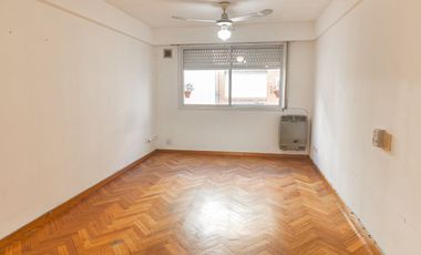 VENTA EN SAN ISIDRO AMPLIO MONOAMBIENTE-EXC UBIC!!