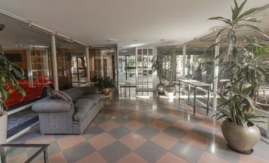 VENTA EN SAN ISIDRO AMPLIO MONOAMBIENTE-EXC UBIC!!