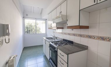 DPTO 2 AMB CON COCHERA Y PILETA DE NATAC, EXC UBIC