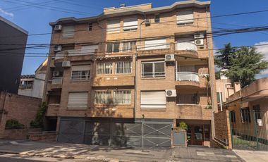 DPTO 2 AMB CON COCHERA Y PILETA DE NATAC, EXC UBIC