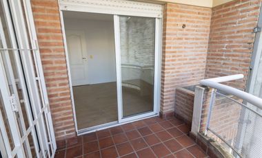 DPTO 2 AMB CON COCHERA Y PILETA DE NATAC, EXC UBIC