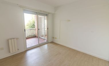 DPTO 2 AMB CON COCHERA Y PILETA DE NATAC, EXC UBIC