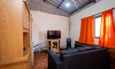 OPORTUNIDAD CASADE 2 DORMITORIOS EN HERMOSO BARRIO