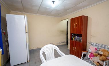 OPORTUNIDAD CASADE 2 DORMITORIOS EN HERMOSO BARRIO