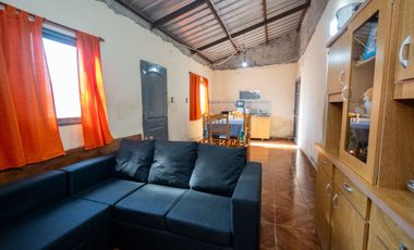 OPORTUNIDAD CASADE 2 DORMITORIOS EN HERMOSO BARRIO