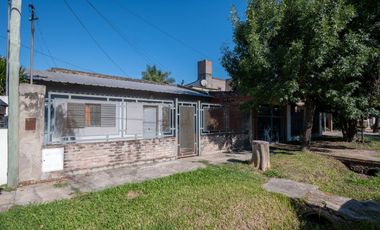 OPORTUNIDAD CASADE 2 DORMITORIOS EN HERMOSO BARRIO