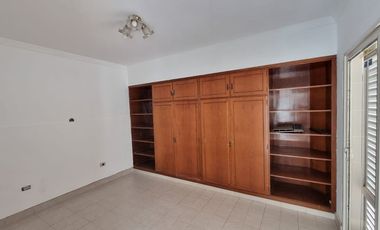 VENTA CASA CON DEPARTAMENTO