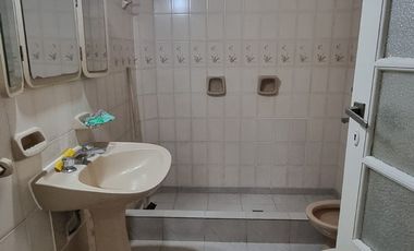 VENTA CASA CON DEPARTAMENTO