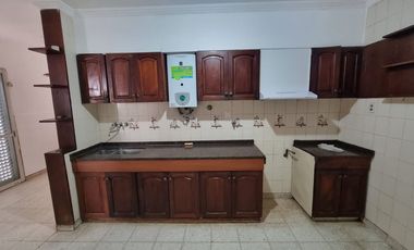 VENTA CASA CON DEPARTAMENTO
