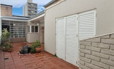 VENTA CASA CON DEPARTAMENTO