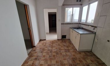 VENTA CASA CON DEPARTAMENTO