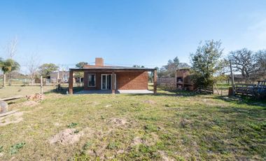 QUINTA A ESTRENAR EN ARROYO LEYES - 3 DORMITORIOS