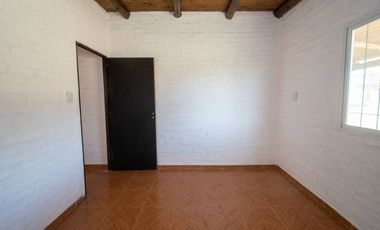 QUINTA A ESTRENAR EN ARROYO LEYES - 3 DORMITORIOS