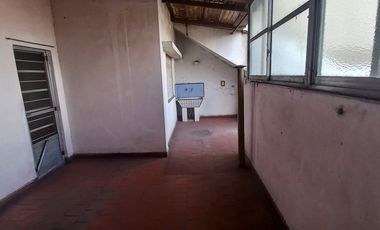 VENTA PH 6 AMBIENTES COCHERA PATIO TERRAZA BLOQUE