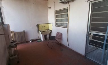 VENTA PH 6 AMBIENTES COCHERA PATIO TERRAZA BLOQUE