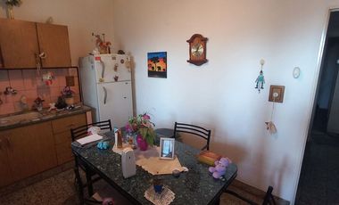 VENTA PH 6 AMBIENTES COCHERA PATIO TERRAZA BLOQUE