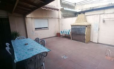 VENTA PH 6 AMBIENTES COCHERA PATIO TERRAZA BLOQUE