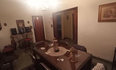 VENTA PH 6 AMBIENTES COCHERA PATIO TERRAZA BLOQUE