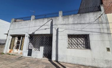 VENTA CASA RAMOS MEJIA INVERSOR FLIPPING 10X31MTS