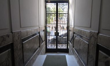 ALQUILER OFICINA  LUMINOSO 4 AMPLIOS DESPACHOS