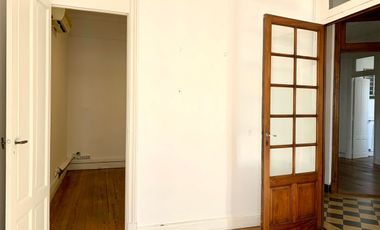 ALQUILER OFICINA  LUMINOSO 4 AMPLIOS DESPACHOS