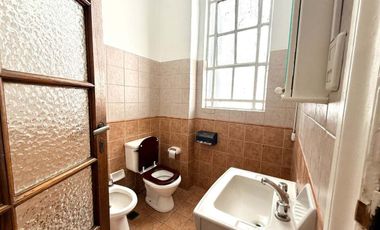 ALQUILER OFICINA  LUMINOSO 4 AMPLIOS DESPACHOS