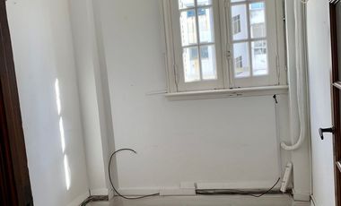 ALQUILER OFICINA  LUMINOSO 4 AMPLIOS DESPACHOS